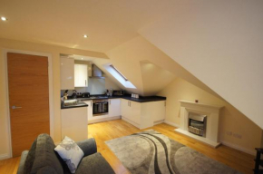 Modern, Cosy Apartment In Bearsden with Private Parking Glasgow